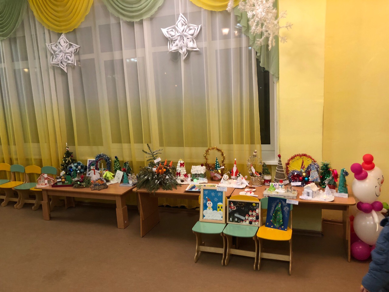 Выставка новогодних поделок